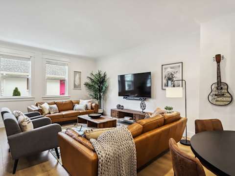 Modern Two Townhomes, Close to Downtown photo 1