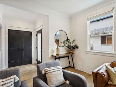 Modern Two Townhomes, Close to Downtown photo 2