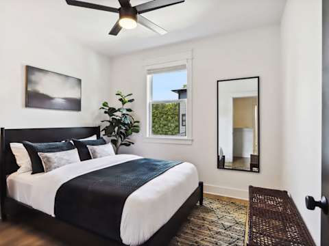 Modern Two Townhomes, Close to Downtown photo 16