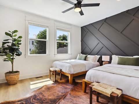 Modern Two Townhomes, Close to Downtown photo 12