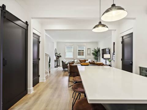 Modern Two Townhomes, Close to Downtown photo 28