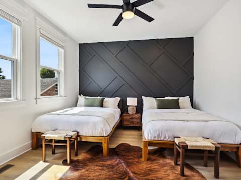 Modern Two Townhomes, Close to Downtown photo 13