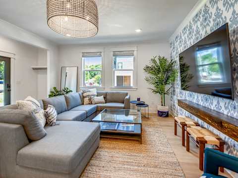 Two Beautiful Luxury Renovations, Near Downtown photo 5