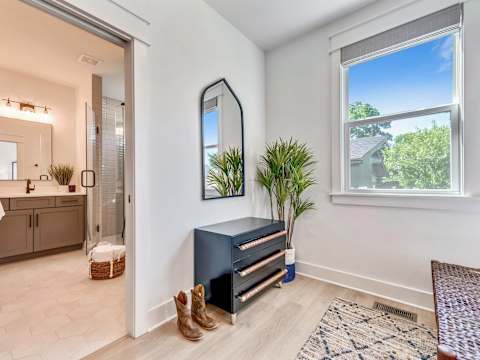Modern Two Townhomes, Close to Downtown photo 40