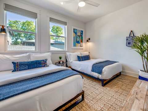 Modern Two Townhomes, Close to Downtown photo 43