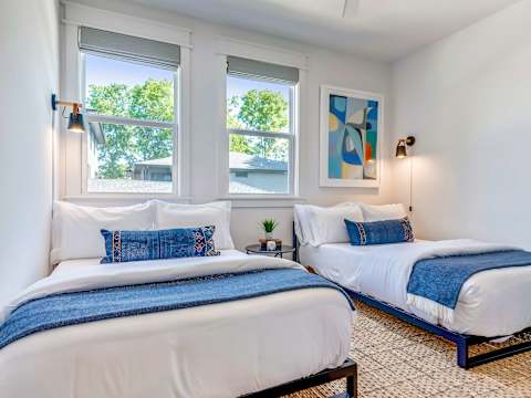 Modern Two Townhomes, Close to Downtown photo 42