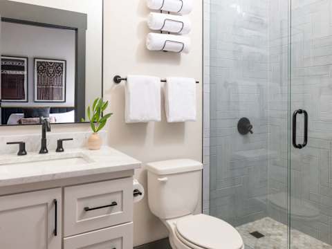Updated Townhome, Free Parking photo 13