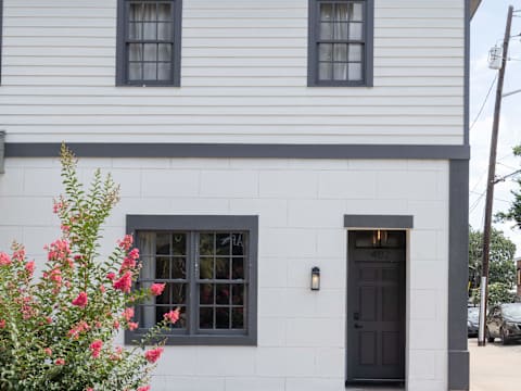 Updated Townhome, Free Parking photo 4