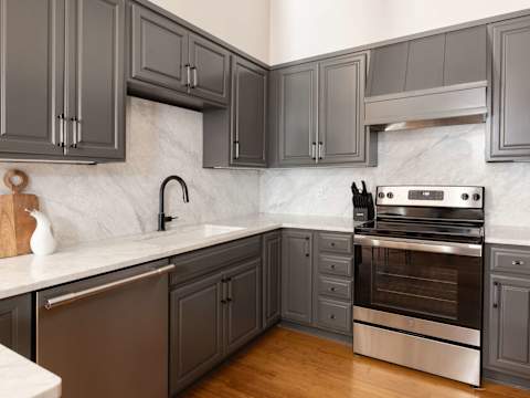 Updated Townhome, Free Parking photo 7