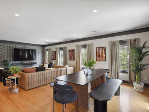 Updated Townhome, Free Parking photo 21