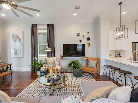 Beautiful Renovated Home with Private Heated Pool photo 4