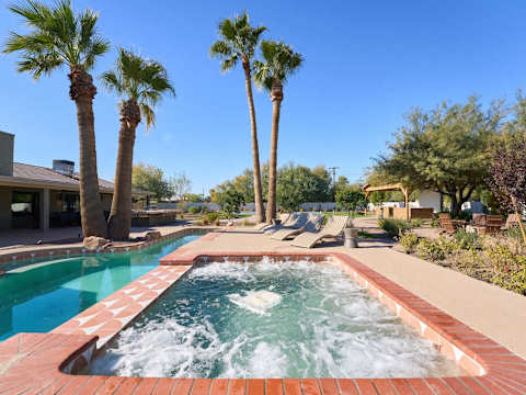 Luxe Private Resort Compound, Heated Pool and Spa photo 2