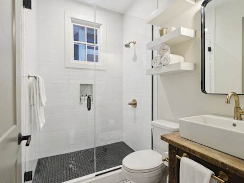 Grand, Lush Home with Heated Pool photo 18