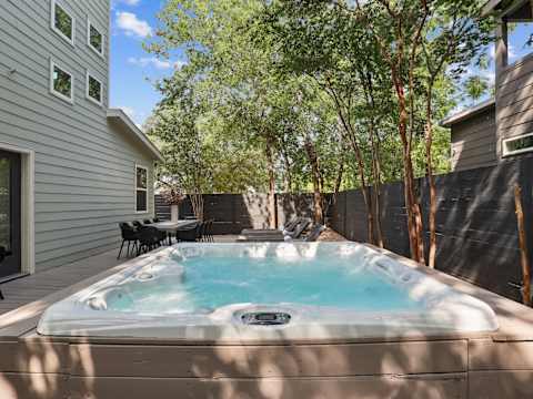 Luxe Lone Star Oasis, near Downtown with Hot Tub photo 4