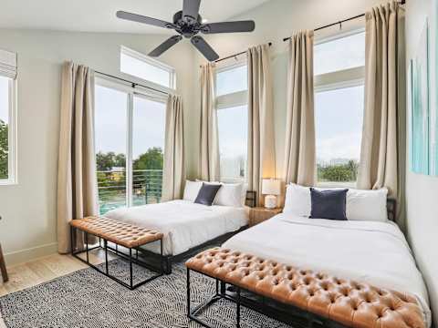 Luxe Lone Star Oasis, near Downtown with Hot Tub photo 16