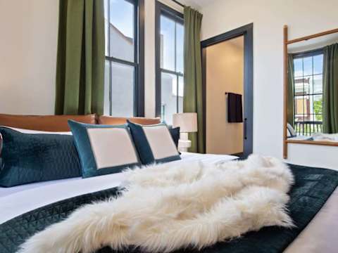 Spacious NOLA Combo, 2 Units & Shared Pool photo 43