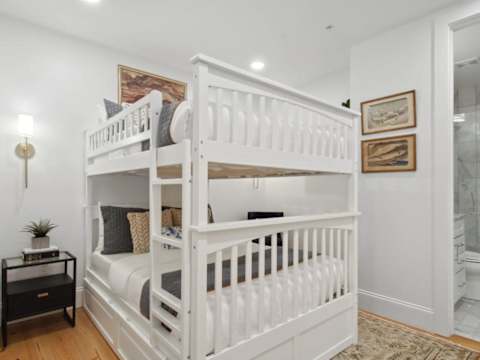 Two Expansive Hotel Suites, Near French Quarter photo 14