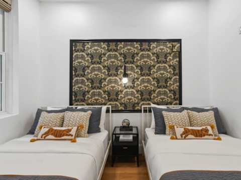 Modern CBD Hotel Suites with Near French Quarter photo 21