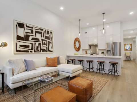 Modern CBD Hotel Suites with Near French Quarter photo 28