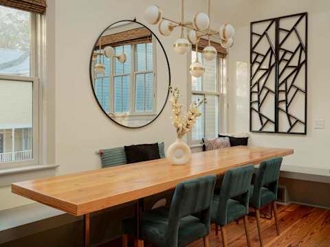 Stunning Carriage House, Heated Pool photo 14