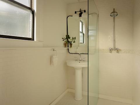 Modern Luxe Sophistication Near Forsyth Park photo 18