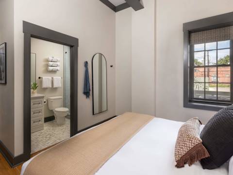 Townhome Combo Near Forsyth Park, Parking photo 37