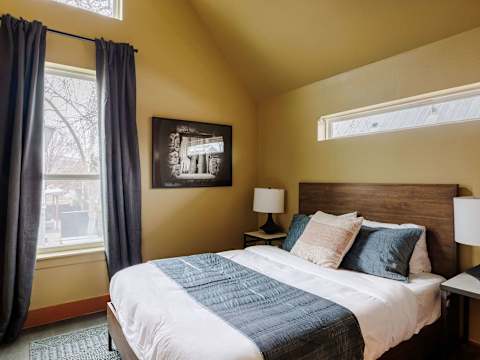 Stylish Home, near Downtown, Heated Pool photo 26
