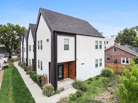 Modern Two Townhomes, Close to Downtown photo 58