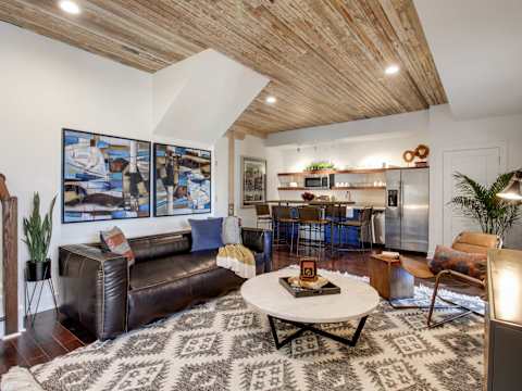 6BR Downtown Savannah Condo, Walk to Nightlife photo 6