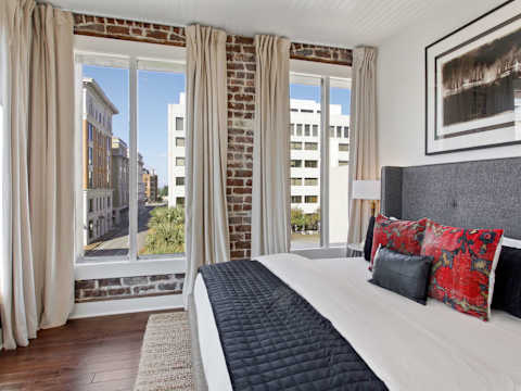 6BR Downtown Savannah Condo, Walk to Nightlife photo 1