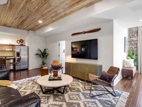 6BR Downtown Savannah Condo, Walk to Nightlife photo 10