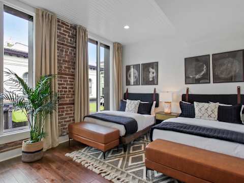 6BR Savannah Condo Combo, Walk to Nightlife photo 23
