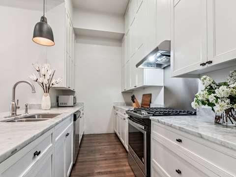 Sleek Historic Condo | Steps to French Quarter photo 7