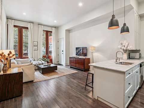 Sleek Historic Condo | Steps to French Quarter photo 9