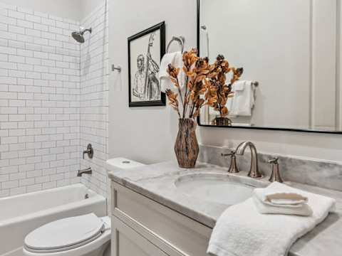 Sleek Historic Condo | Steps to French Quarter photo 13