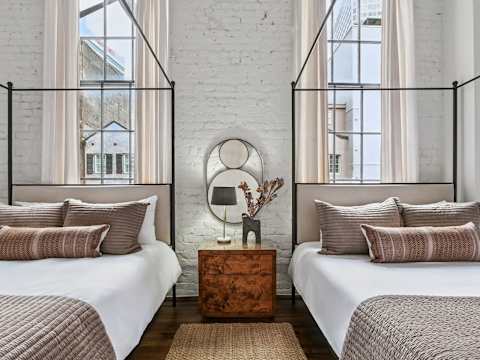 Space & Luxury in CBD, Steps To FQ photo 2