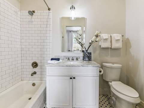 Luxe Condos Suites, Walk to French Quarter photo 16