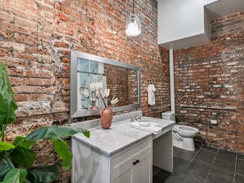 Mega 4 Condo Suite Near French Quarter, 8BR 8BA photo 15