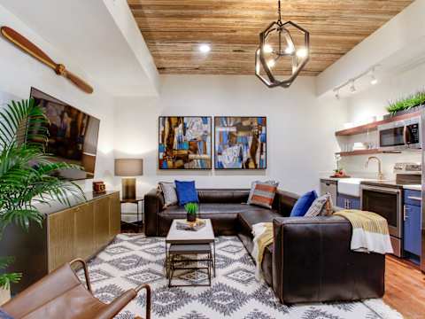 Historic Downtown Building Buyout, Nightlife photo 9