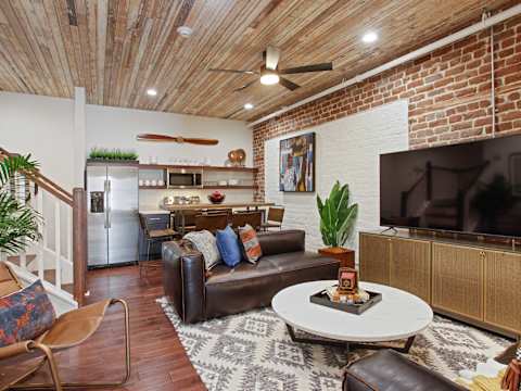 Historic Downtown Building Buyout, Nightlife photo 86