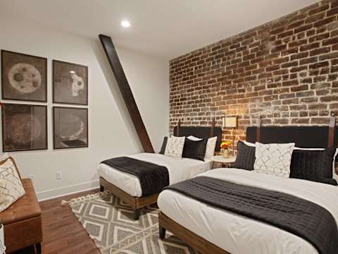 Historic Downtown Building Buyout, Nightlife photo 100