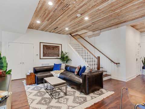 Historic Downtown Building Buyout, Nightlife photo 151