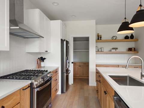 5BR Luxury Townhome | Stowe | More Units Available photo 8