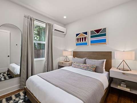 Luxe 4BR Austin Home | Balcony & Private Deck photo 22