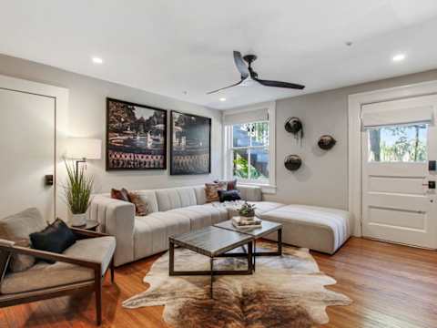 2 Connected Historic Condos | Downtown Savannah photo 17