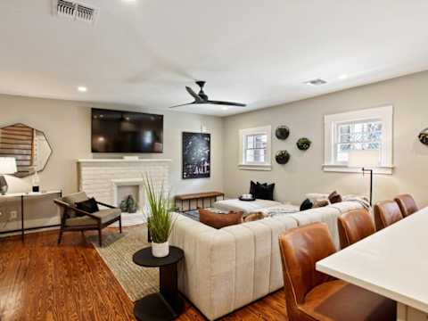 Elegant 5BR Savannah Estate | Walkable Downtown photo 1