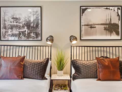 Elegant 5BR Savannah Estate | Walkable Downtown photo 32