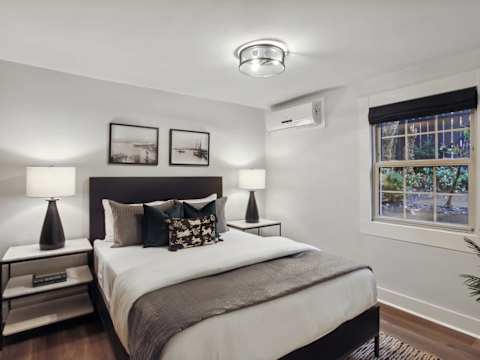 Preserved 1800s 3BR Home, Downtown Savannah photo 18