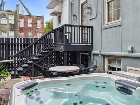 Preserved 1800s 3BR Home, Downtown Savannah photo 26