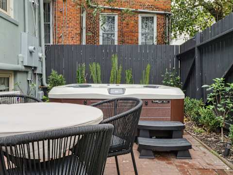 Preserved 1800s 3BR Home, Downtown Savannah photo 27